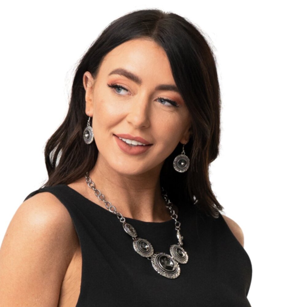 🖤 Global Glamour & Line it Up Jewelry Set 🖤 - Picture 2 of 6